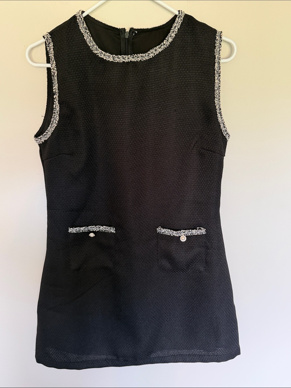 Sleeveless Black Shift Dress with Pearl-Trim Pockets